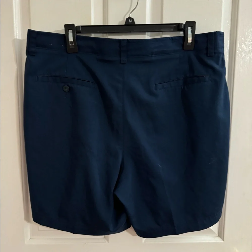 Men’s pro tour shorts. Waist size 38. Navy blue. Golf shorts.